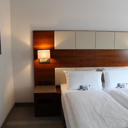ברמרהבן Adena Hotel מראה חיצוני תמונה