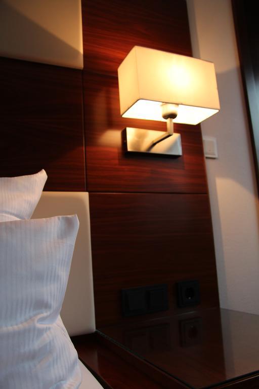 ברמרהבן Adena Hotel מראה חיצוני תמונה