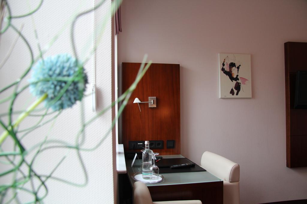 ברמרהבן Adena Hotel מראה חיצוני תמונה