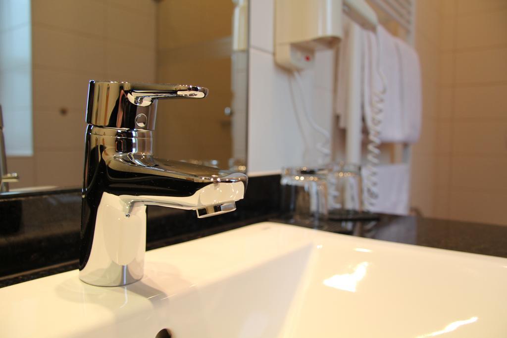 ברמרהבן Adena Hotel מראה חיצוני תמונה