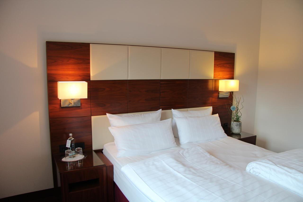ברמרהבן Adena Hotel מראה חיצוני תמונה