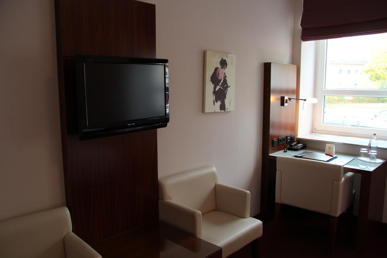 ברמרהבן Adena Hotel מראה חיצוני תמונה