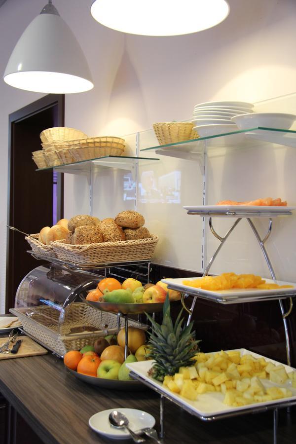 ברמרהבן Adena Hotel מראה חיצוני תמונה