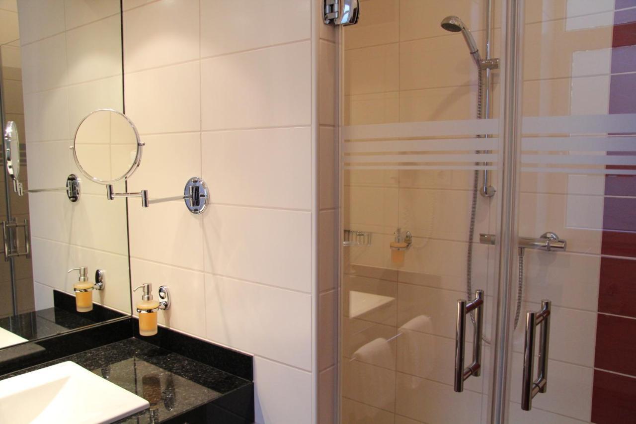 ברמרהבן Adena Hotel מראה חיצוני תמונה