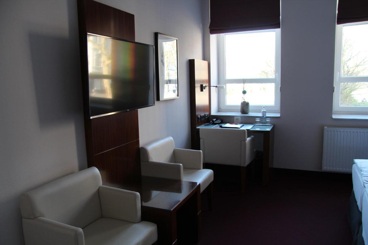 ברמרהבן Adena Hotel מראה חיצוני תמונה