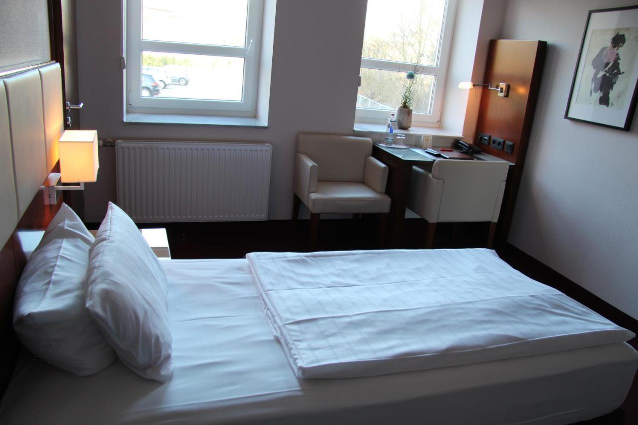 ברמרהבן Adena Hotel מראה חיצוני תמונה